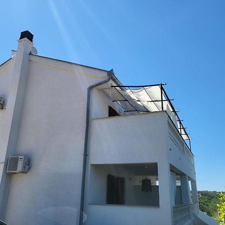 Apartments Grgic Нівице Екстер'єр фото